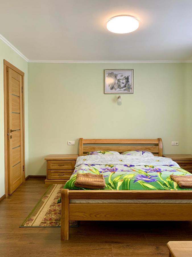 Underhills House Lejlighed Yaremche Eksteriør billede