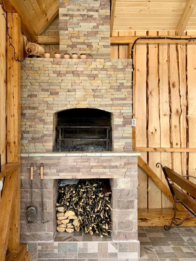 Underhills House Lejlighed Yaremche Eksteriør billede