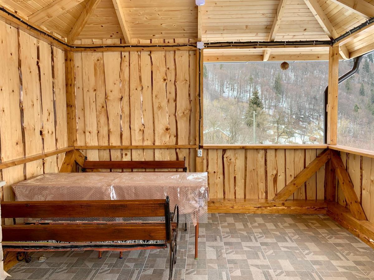 Underhills House Lejlighed Yaremche Eksteriør billede